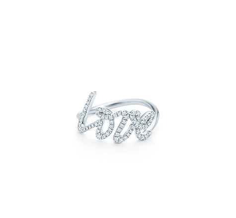 Кольцо LOVE от Tiffany&Co. стоимостью 3200 долларов США