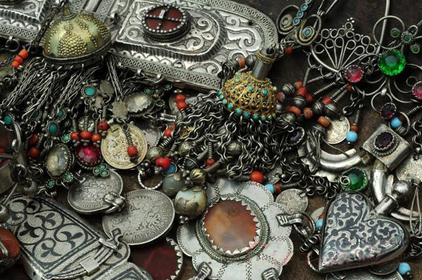 Казахские ювелирные украшения – традиции вне времени