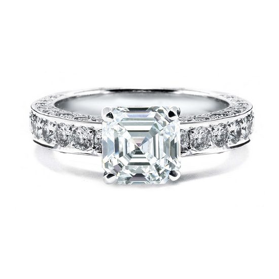 Об огранке: почему помолвочные кольца с бриллиантом огранки «Ашер» снова в моде
